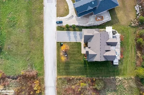 122 Maryward Crescent Blue Mountains ON N0H 1J0