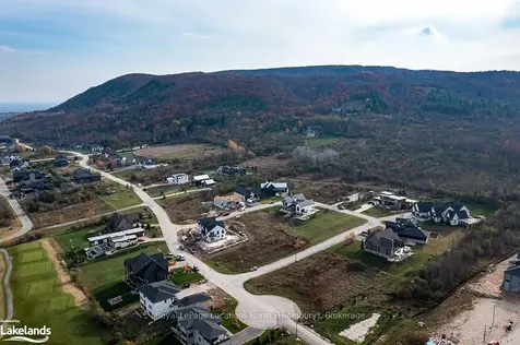 122 Maryward Crescent Blue Mountains ON N0H 1J0