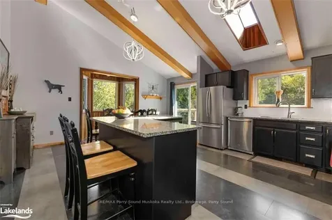 33 Pineridge Drive Mcdougall ON P2A 2W9