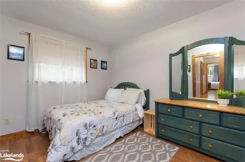 33 Pineridge Drive Mcdougall ON P2A 2W9