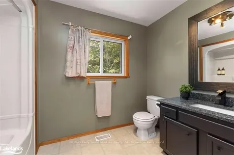 33 Pineridge Drive Mcdougall ON P2A 2W9
