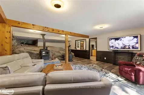 33 Pineridge Drive Mcdougall ON P2A 2W9