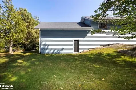 33 Pineridge Drive Mcdougall ON P2A 2W9