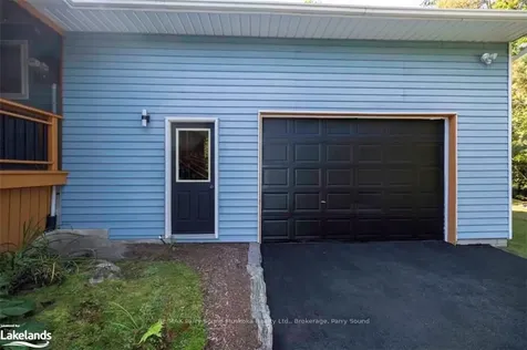 33 Pineridge Drive Mcdougall ON P2A 2W9
