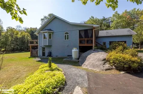 33 Pineridge Drive Mcdougall ON P2A 2W9