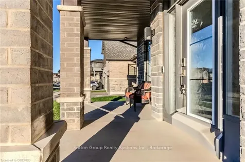 9 Whitton Drive Brantford ON N3T 0T6