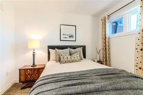 9 Whitton Drive Brantford ON N3T 0T6