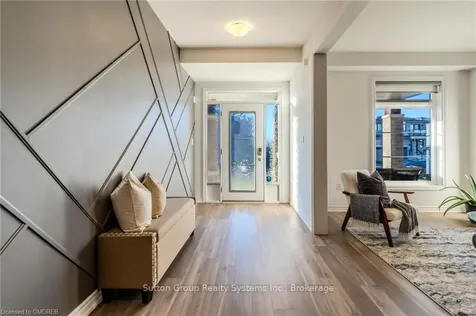 9 Whitton Drive Brantford ON N3T 0T6