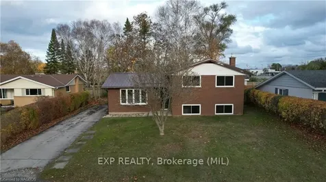 213 5th Avenue Hanover ON N4N 2C3