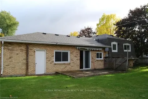 16 Union Street W Minto ON N0G 1Z0