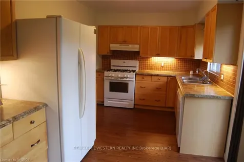 16 Union Street W Minto ON N0G 1Z0