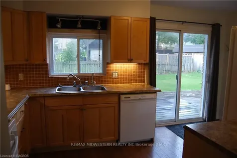 16 Union Street W Minto ON N0G 1Z0