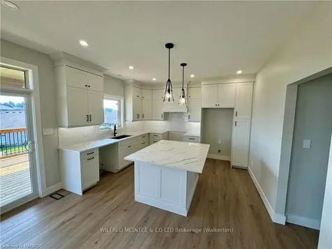 138 Devinwood Avenue Brockton ON N0G 2V0