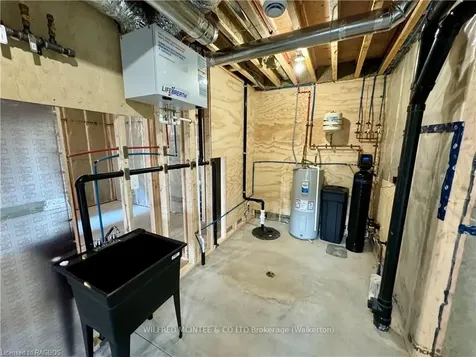 138 Devinwood Avenue Brockton ON N0G 2V0