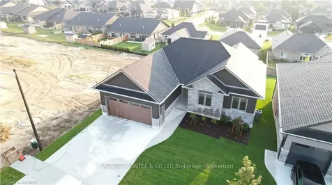 138 Devinwood Avenue Brockton ON N0G 2V0