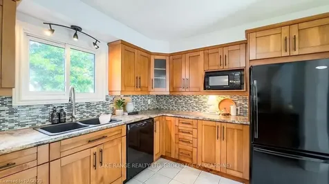 725 Andrew Malcolm Drive Kincardine ON N2Z 1N1