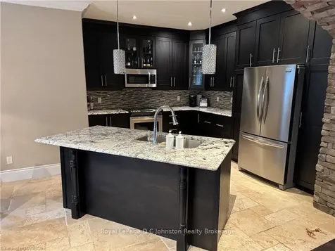 560 Meadow Lane Saugeen Shores ON N0H 2L0
