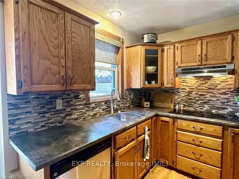 517 Colborne Street S Brockton ON N0G 2V0