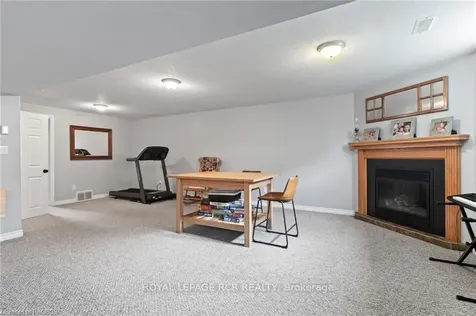 754 16th Street Hanover ON N4N 3W8