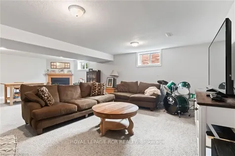 754 16th Street Hanover ON N4N 3W8