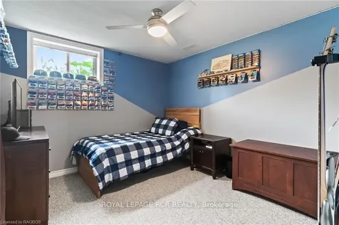 754 16th Street Hanover ON N4N 3W8