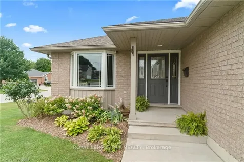 754 16th Street Hanover ON N4N 3W8
