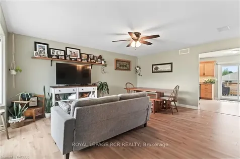 754 16th Street Hanover ON N4N 3W8