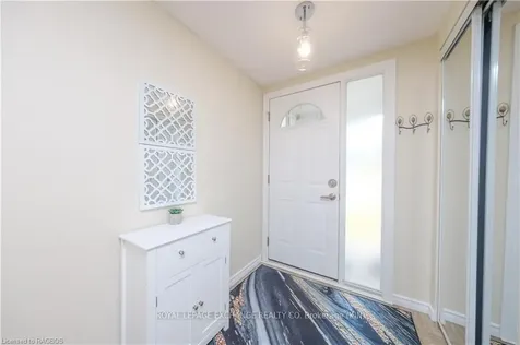 27 Philip Place Kincardine ON N2Z 2E3