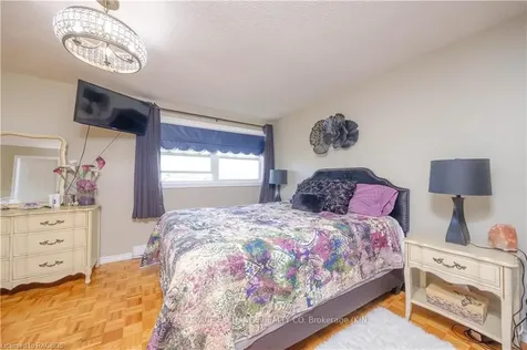 27 Philip Place Kincardine ON N2Z 2E3