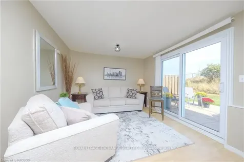 27 Philip Place Kincardine ON N2Z 2E3