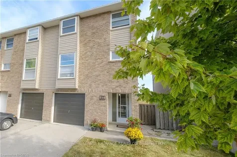 27 Philip Place Kincardine ON N2Z 2E3
