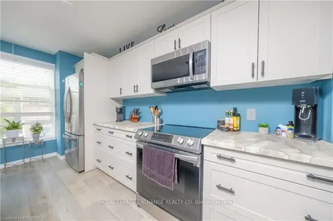 27 Philip Place Kincardine ON N2Z 2E3