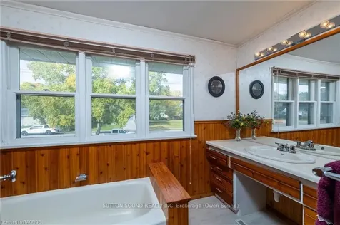 2645 3rd Avenue W Owen Sound ON N4K 4S9