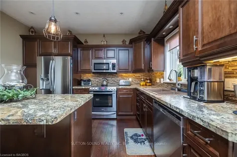 106 Neerhof Lane Georgian Bluffs ON N4K 5N7