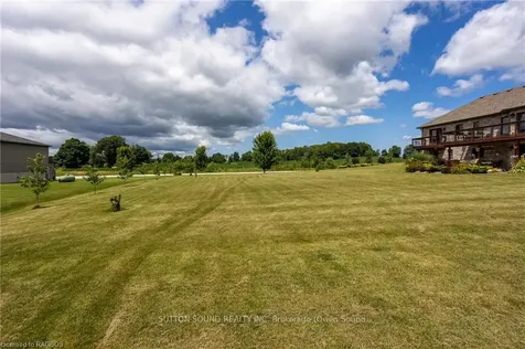 106 Neerhof Lane Georgian Bluffs ON N4K 5N7