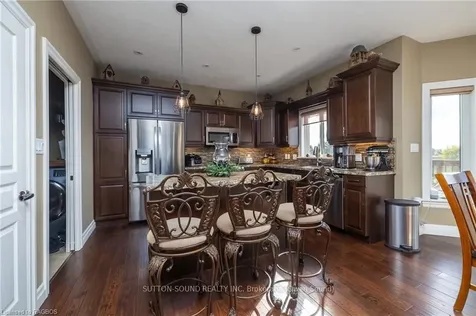 106 Neerhof Lane Georgian Bluffs ON N4K 5N7