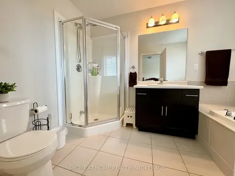 8 Lakelawn Road Grimsby ON L3M 0G1