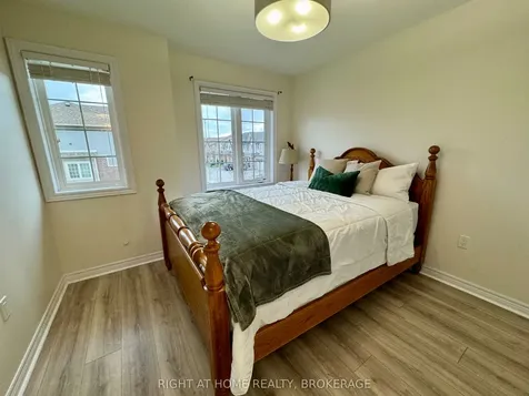 8 Lakelawn Road Grimsby ON L3M 0G1