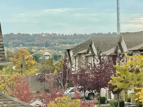 8 Lakelawn Road Grimsby ON L3M 0G1