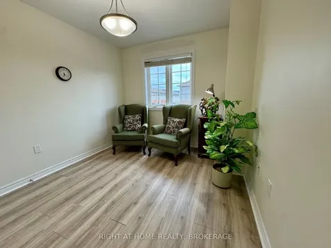 8 Lakelawn Road Grimsby ON L3M 0G1