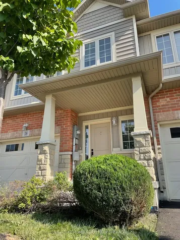 8 Lakelawn Road Grimsby ON L3M 0G1