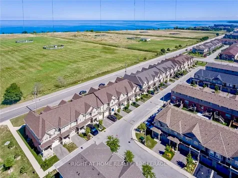 8 Lakelawn Road Grimsby ON L3M 0G1