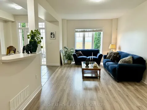 8 Lakelawn Road Grimsby ON L3M 0G1