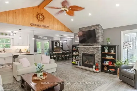440 Forbes Crescent South Bruce Peninsula ON N0H 2G0