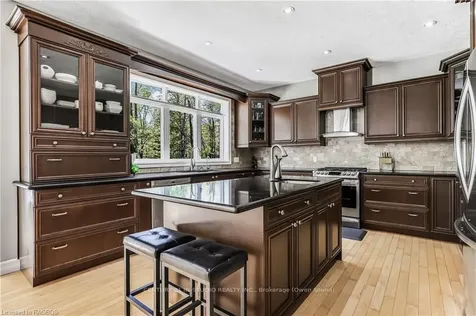 91 Shamrock Boulevard South Bruce Peninsula ON N0H 2T0