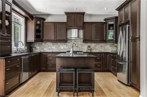 91 Shamrock Boulevard South Bruce Peninsula ON N0H 2T0