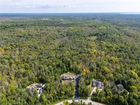 91 Shamrock Boulevard South Bruce Peninsula ON N0H 2T0