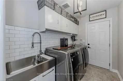 124 Courtney Street N/a Centre Wellington ON N1M 0E3