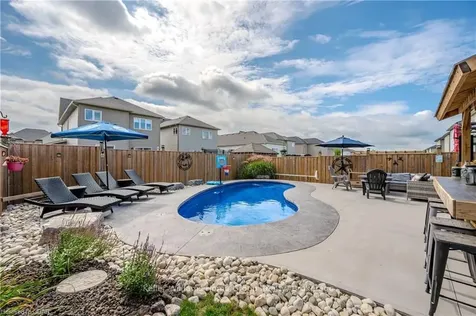 124 Courtney Street N/a Centre Wellington ON N1M 0E3