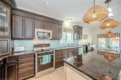 112 Kortright Road E Guelph ON N1G 0A6